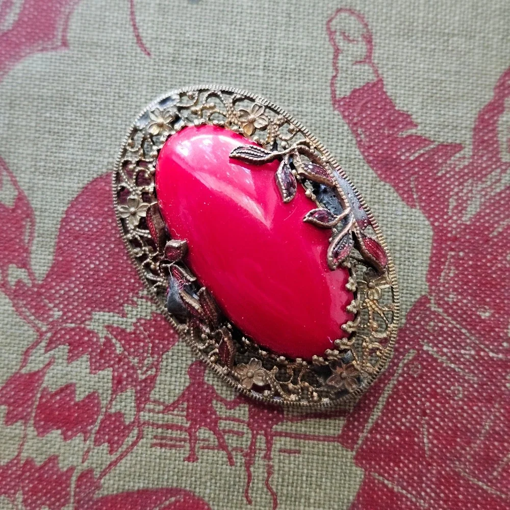 Antique Chech Gklass Red Oval Brooch Gold Tone Filigree Floral Leaf Enamel Pin